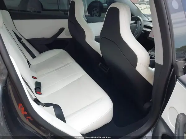 5YJ3E1ET6SF065902 2025 TESLA MODEL 3 - Image 8