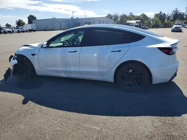 5YJ3E1ET6SF066399 2025 TESLA MODEL 3 - Image 2