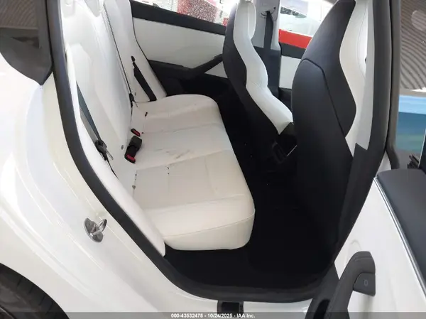 5YJ3E1ET6SF938788 2025 TESLA MODEL 3 - Image 8