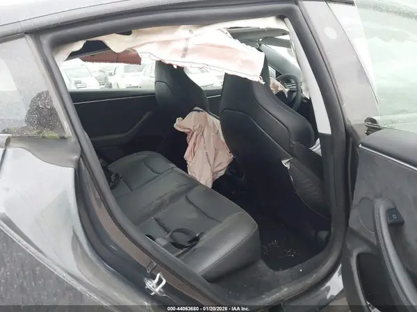 5YJ3E1ET6SF990633 2025 TESLA MODEL 3 - Image 8