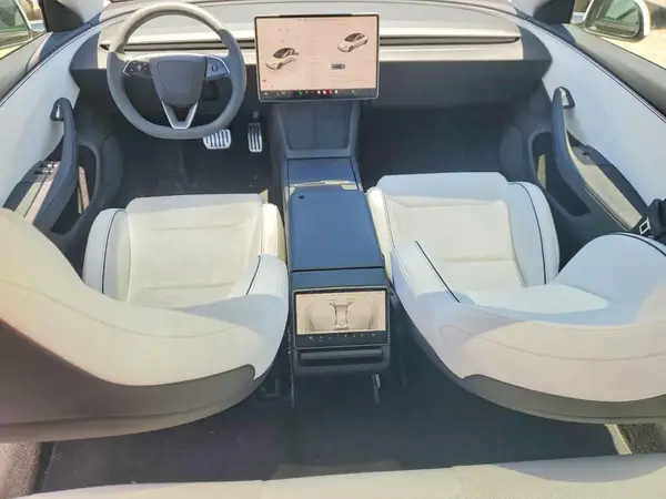 5YJ3E1ET7RF773909 2024 TESLA MODEL 3 - Image 8