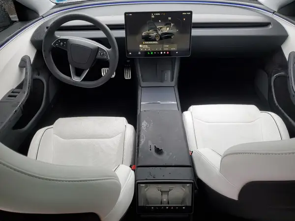 5YJ3E1ET7RF784070 2024 TESLA MODEL 3 - Image 8