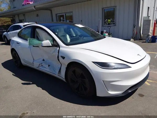 5YJ3E1ET7RF788748 2024 TESLA MODEL 3 - Image 1