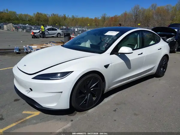 5YJ3E1ET7RF788748 2024 TESLA MODEL 3 - Image 2