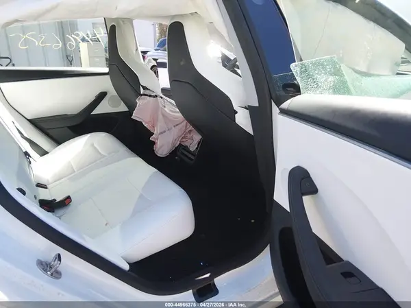 5YJ3E1ET7RF788748 2024 TESLA MODEL 3 - Image 8