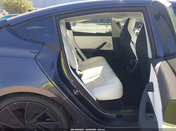 5YJ3E1ET7RF789107 2024 TESLA MODEL 3 - Image 8