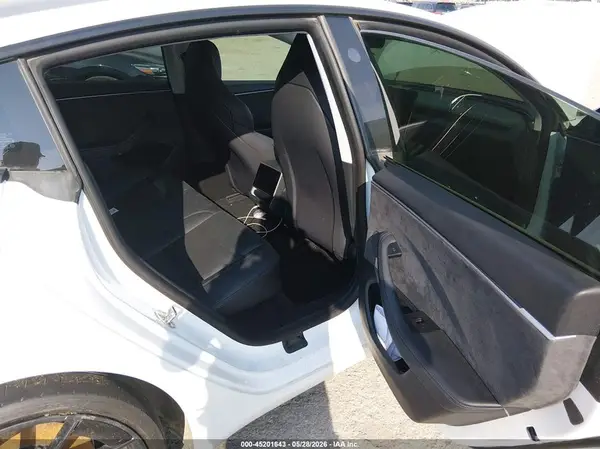 5YJ3E1ET7RF789365 2024 TESLA MODEL 3 - Image 8