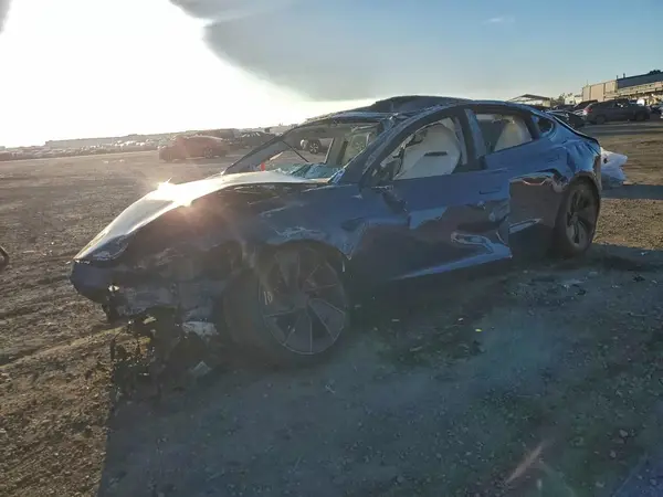 5YJ3E1ET7RF800588 2024 TESLA MODEL 3 - Image 1