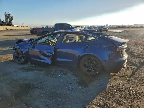 5YJ3E1ET7RF800588 2024 TESLA MODEL 3 - Image 2