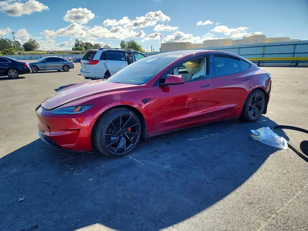 5YJ3E1ET7RF842596 2024 TESLA MODEL 3 - Image 1