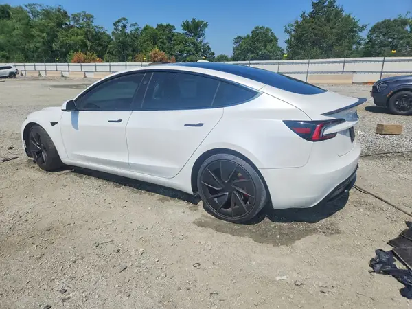 5YJ3E1ET7RF857258 2024 TESLA MODEL 3 - Image 2