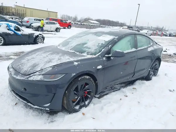 5YJ3E1ET7RF881365 2024 TESLA MODEL 3 - Image 2