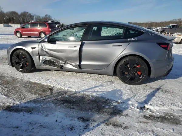 5YJ3E1ET7RF888817 2024 TESLA MODEL 3 - Image 2