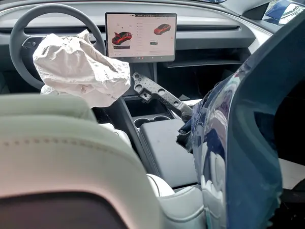 5YJ3E1ET7SF005479 2025 TESLA MODEL 3 - Image 8