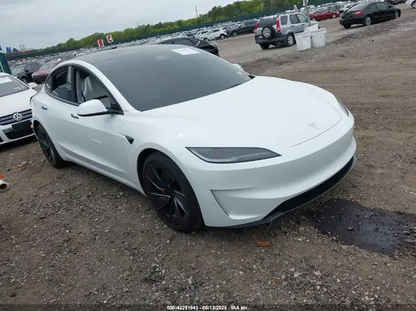 5YJ3E1ET7SF939383 2025 TESLA MODEL 3 - Image 1