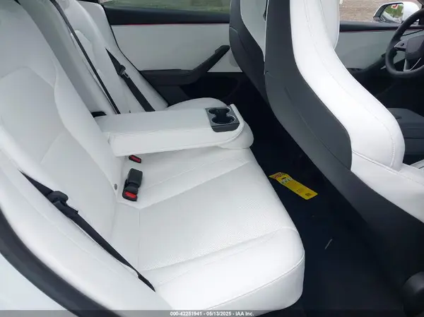 5YJ3E1ET7SF939383 2025 TESLA MODEL 3 - Image 8