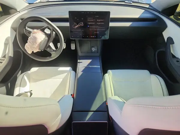 5YJ3E1ET7SF965529 2025 TESLA MODEL 3 - Image 8