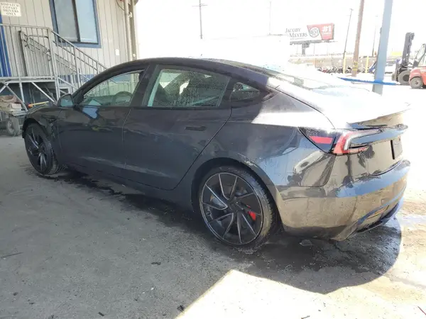 5YJ3E1ET7SF985733 2025 TESLA MODEL 3 - Image 2