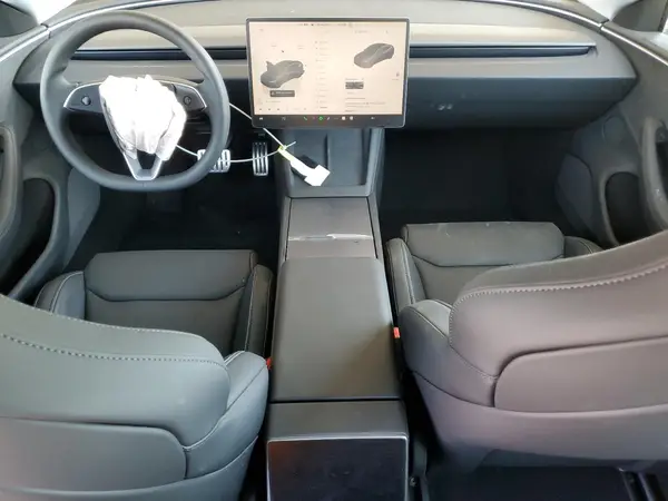 5YJ3E1ET7SF985733 2025 TESLA MODEL 3 - Image 8