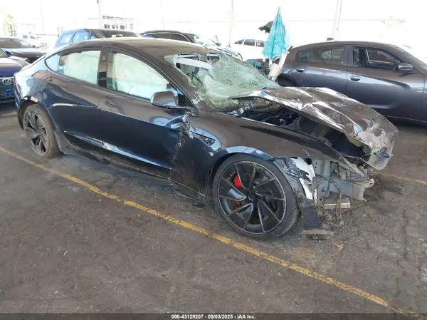 5YJ3E1ET7SF986848 2025 TESLA MODEL 3 - Image 1