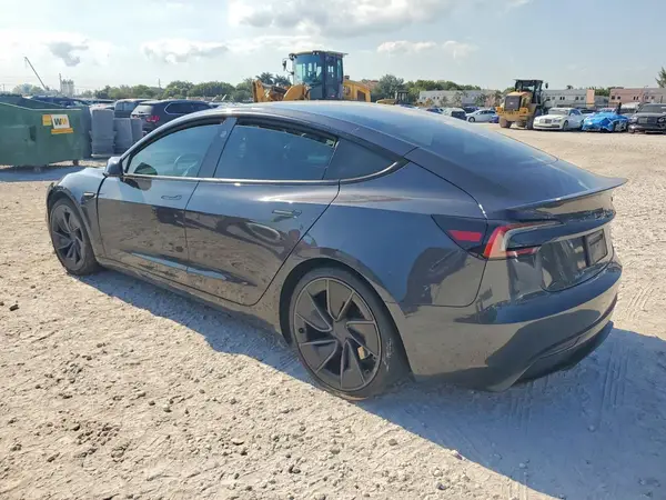 5YJ3E1ET7SF987577 2025 TESLA MODEL 3 - Image 2