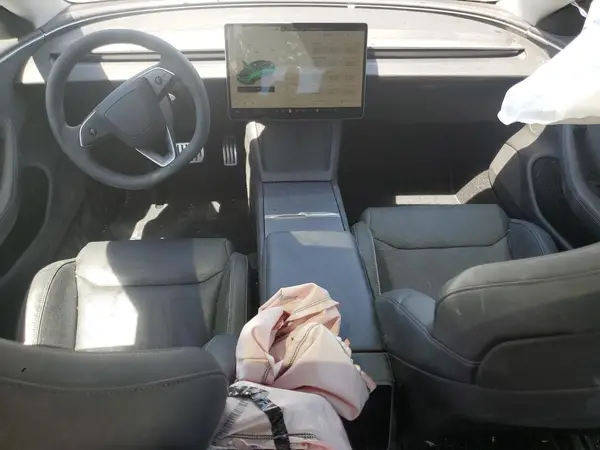 5YJ3E1ET8RF790427 2024 TESLA MODEL 3 - Image 8