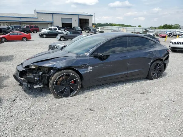 5YJ3E1ET8RF810658 2024 TESLA MODEL 3 - Image 1