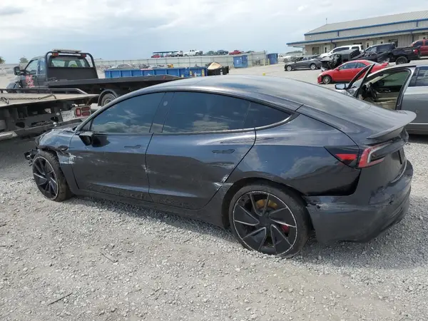 5YJ3E1ET8RF810658 2024 TESLA MODEL 3 - Image 2