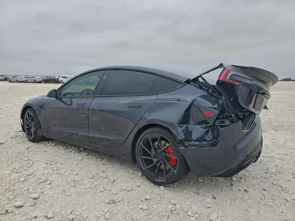 5YJ3E1ET8RF833650 2024 TESLA MODEL 3 - Image 2