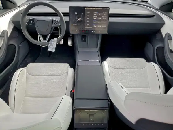 5YJ3E1ET8RF833650 2024 TESLA MODEL 3 - Image 8