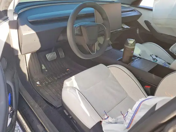 5YJ3E1ET8RF842834 2024 TESLA MODEL 3 - Image 8