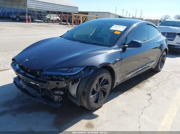 5YJ3E1ET8RF847225 2024 TESLA MODEL 3 - Image 2