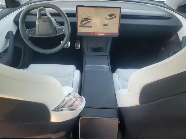 5YJ3E1ET8RF861545 2024 TESLA MODEL 3 - Image 8