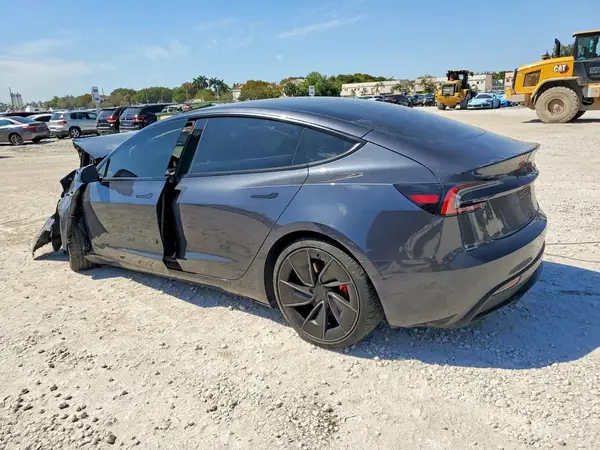 5YJ3E1ET8RF867071 2024 TESLA MODEL 3 - Image 2