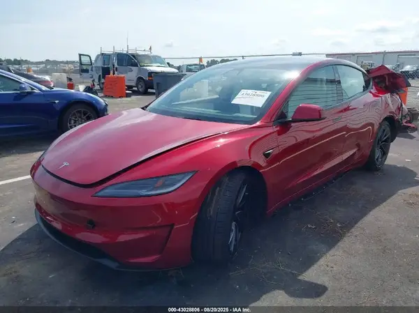 5YJ3E1ET8RF869208 2024 TESLA MODEL 3 - Image 2