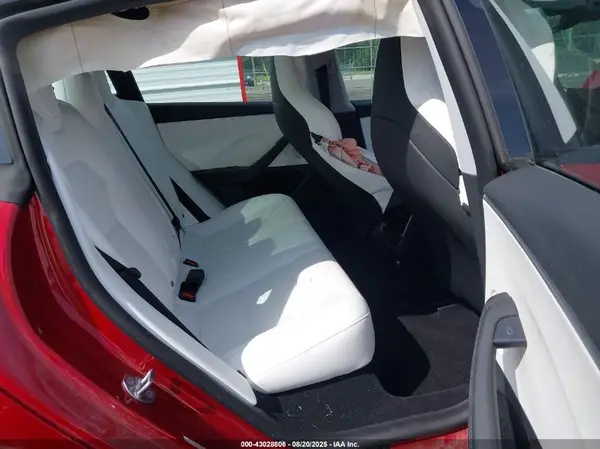 5YJ3E1ET8RF869208 2024 TESLA MODEL 3 - Image 8