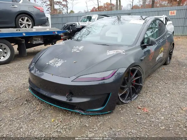 5YJ3E1ET8RF871587 2024 TESLA MODEL 3 - Image 2