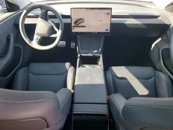 5YJ3E1ET8RF883643 2024 TESLA MODEL 3 - Image 8