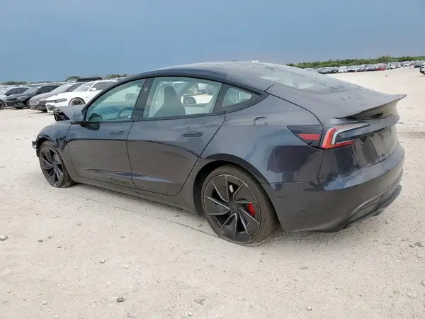 5YJ3E1ET8RF884324 2024 TESLA MODEL 3 - Image 2