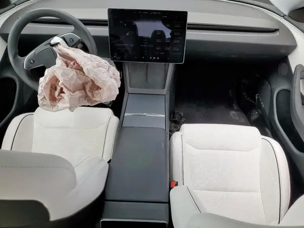5YJ3E1ET8RF884324 2024 TESLA MODEL 3 - Image 8