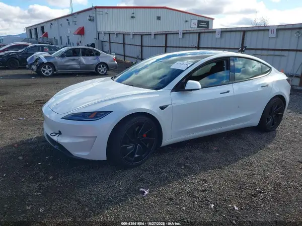 5YJ3E1ET8SF038801 2025 TESLA MODEL 3 - Image 2
