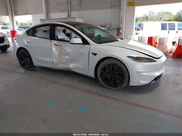 5YJ3E1ET8SF061365 2025 TESLA MODEL 3 - Image 1
