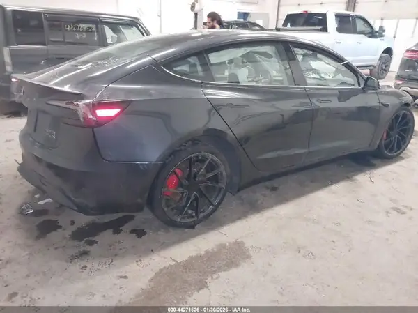 5YJ3E1ET8SF067733 2025 TESLA MODEL 3 - Image 2