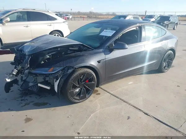 5YJ3E1ET8SF084564 2025 TESLA MODEL 3 - Image 2