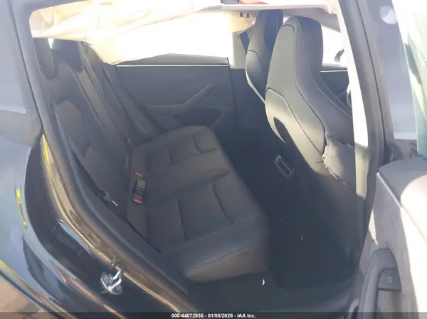 5YJ3E1ET8SF084564 2025 TESLA MODEL 3 - Image 8