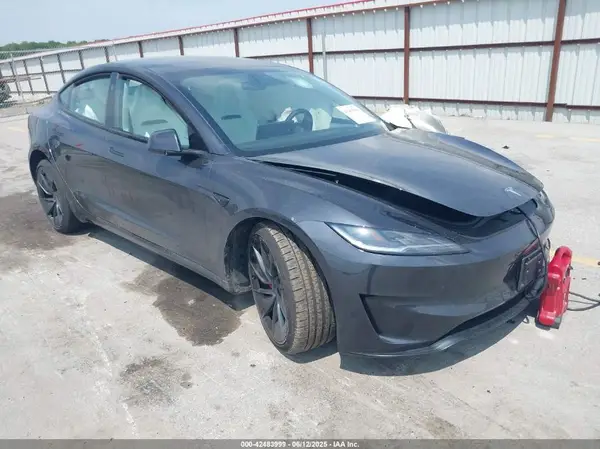 5YJ3E1ET8SF932622 2025 TESLA MODEL 3 - Image 1