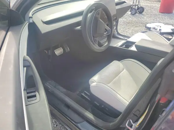 5YJ3E1ET8SF939313 2025 TESLA MODEL 3 - Image 8