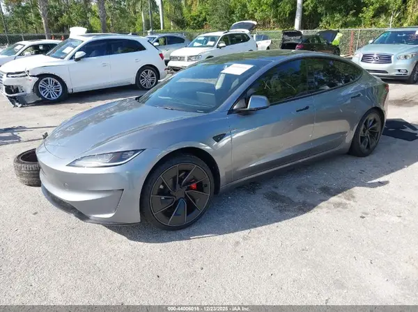 5YJ3E1ET8SF953826 2025 TESLA MODEL 3 - Image 2