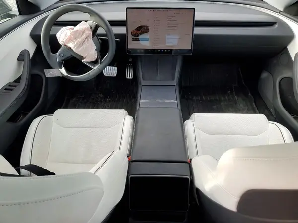 5YJ3E1ET8SF999091 2025 TESLA MODEL 3 - Image 8