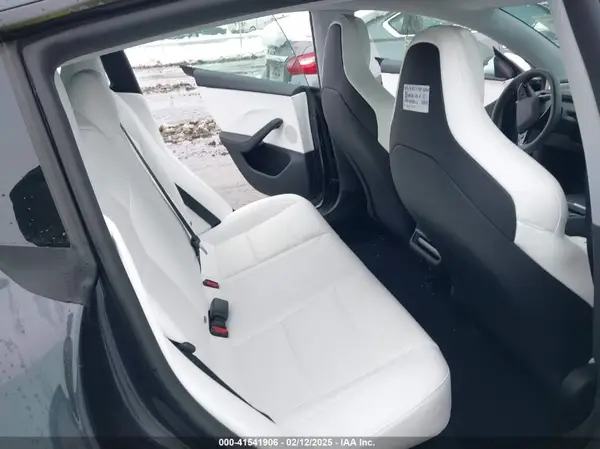 5YJ3E1ET9RF784426 2024 TESLA MODEL 3 - Image 8